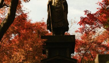 Nyoirin-ji (Kaeru-dera) near Fukuoka during kōyō