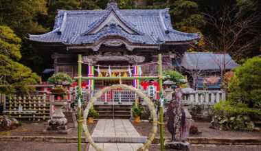 Shirahama Shrine after Sunrise during New Year’s Holidays