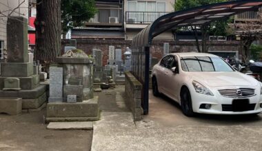 Old cemetery in Shinagawa City, Tokyo