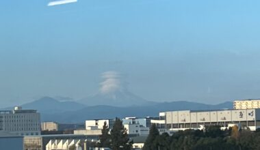 12/7 7 am Check out Fuji-san right now for some lenticular cloud formations