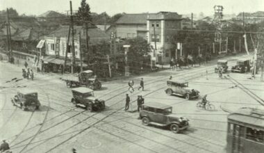 Roppongi crossing in 1931. There were trams!