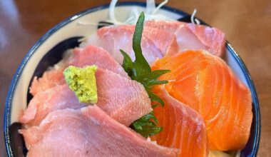 $20 USD Sushi Bowl I had in Otaru, Japan