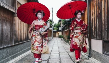 "Out of control" behavior: Kyoto bans tourists from Geisha district