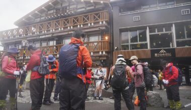 [NEWS] Mt. Fuji to charge ¥2,000 to climb and have a daily limit