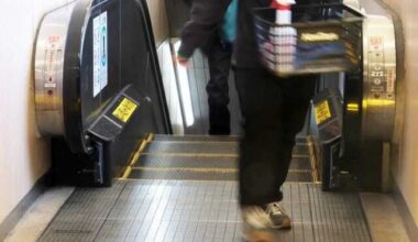 Man Dies On Escalator In Ibaraki/JR Mito Station, Cause Of Death Is Suffocation, Jacket Entangled!