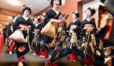 Kyoto to ban tourists from Geisha district over ‘out of control’ behaviour