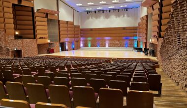 The large concert hall inside Arkas SASEBO (Nagasaki Prefecture) is absolutely beautiful!