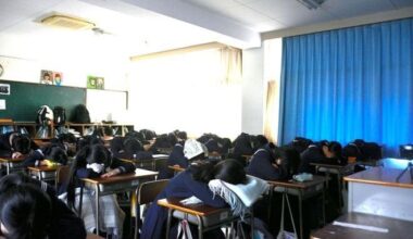School where falling asleep in the classroom is encouraged