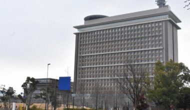 2 employees warned for using heated tobacco in nonsmoking central Japan gov't building - The Mainichi