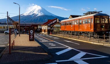 Kawaguchiko Station with Fuji San looking on [OC] #fujifriday