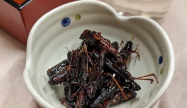 Locust tsukudani.
It is a traditional Japanese insect food.