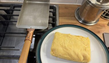 My first attempt to make Tamagoyaki with copper pan, much better than steel.