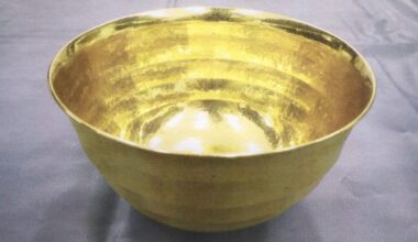 Stolen $65,000 gold bowl found in secondhand store in Taito-ku