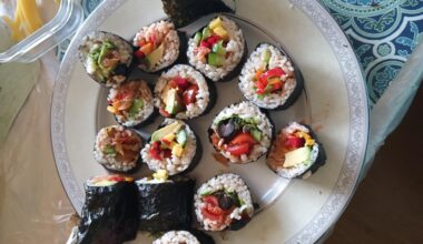 Salad sushi with balsamic vinegar rice