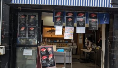 Lean tuna, medium fatty tuna or fatty tuna at Takashin Suisan in Tsukiji Outer Market?