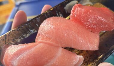 Sushizanmai tuna flight at Tsukiji Market