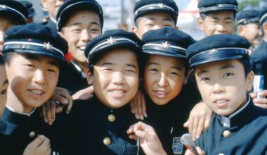 1971. Boys from Kishiki Junior High School 岸和田市立岸城中学校 in Osaka Airport. Slide collection of an American tourist