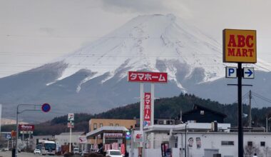 A typical suburban bypass and Mount Fuji (Fuji-Yoshida city)