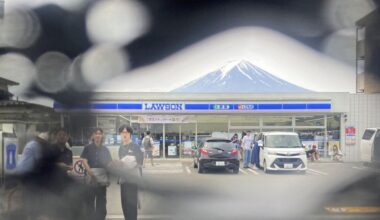 Holes found in black screen blocking viral Mt. Fuji photo spot