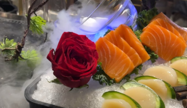 Not everyday you get a dry ice fountain with your order…🌹