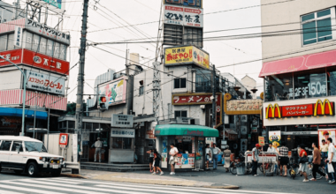 Sangenjaya station in 1991, before the Setagaya line was moved underground