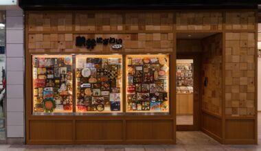 Ekiben shop at Shin-Osaka Station. Which one did you eat?