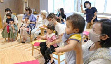 Japan weighs incentivizing childbirth by fully covering expenses