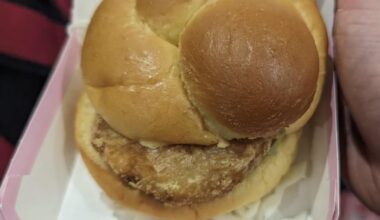 Chicken tasuta & roasted soy sauce bacon, tomato and thick beef burger at McDonald’s, Narita International Airport