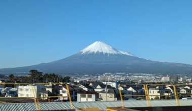 I saw we are posting Mt Fuji from the Shinkansen (2 different days)