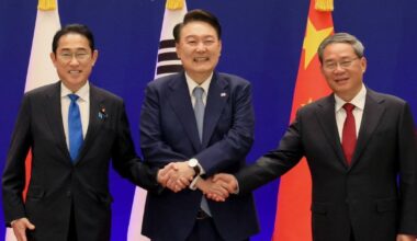 China, Japan and South Korea vow to seek progress on FTA - Nikkei Asia