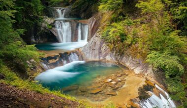 Nanatsu Gama Godan Waterfall - Yamanashi Prefecture