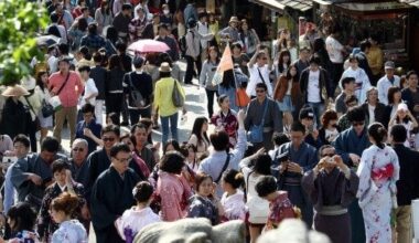Kyoto City Mayor requests higher transportation fares for tourists