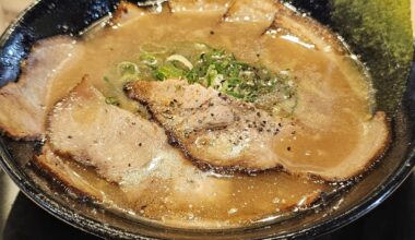 Looking for thick tonkotsu ramen with hosomen noodles