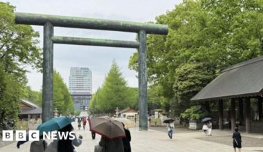 Police arrests Chinese man who allegedly spray painted war shrine in Tokyo