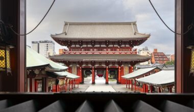 Early morning at Senso-ji temple.