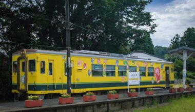 Kazusa-Nakano Station: A Nostalgic Encounter with the Isumi Line Carriage・昭和レトロの旅：上総中野駅といすみ線の350型の黄色い一両列車