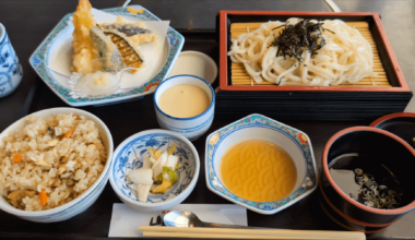 Rice with clams, tempura and udon 7.8 USD