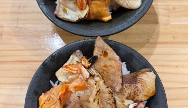 Amazing aburi bowls at Tsukiji Market (aburi: to toast; to grill; to broil; to roast; to scorch) - those were a bit pricier as everything at Tsukiji  - I think around 2500 - 2700 per