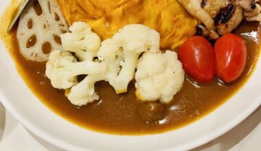 comforting omurice, chicken steak and veggies:)