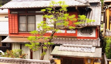 The Kyoto Karasuma subway line runs right under this house.