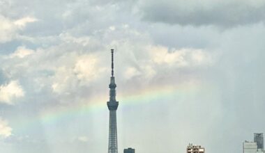 Rainbow behind Tokyo Skytree right now 2.52PM