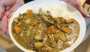 Households hit by 10-year high Japanese curry rice price