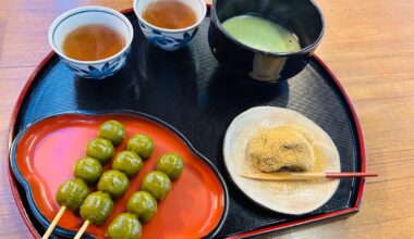 Matcha dango & kinako mochi from a shop near Kiyomizudera