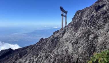 Some pictures I took while climbing Mount Fuji (fujinomiya trail)