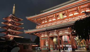 Probably the untillionth pic in Asakusa, but here is Hōzōmon gate and the Five-Storied Pagoda at night (pics by a friend, shared with consent)