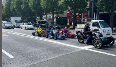 Tourist go rogue, owner lets improperly licensed people rent go karts.