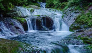 Oshidori-Kakushi Falls: A View from Meiji Onsen