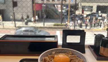 Does anyone know whats the name of these 2 foods from yoshinoya?